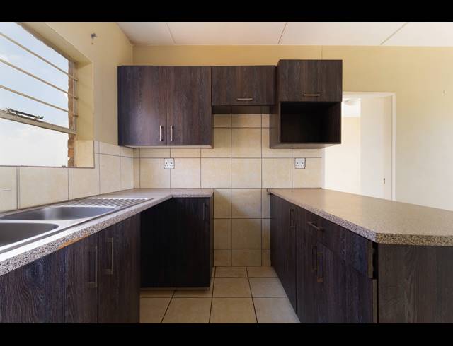 2 BEDROOM APARTMENT FOR SALE IN HONEYPARK